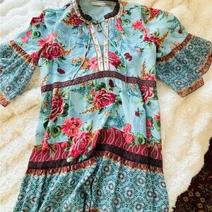 Alice and Olivia dress size S/P gorgeous aqua blues pinky reds and golden browns